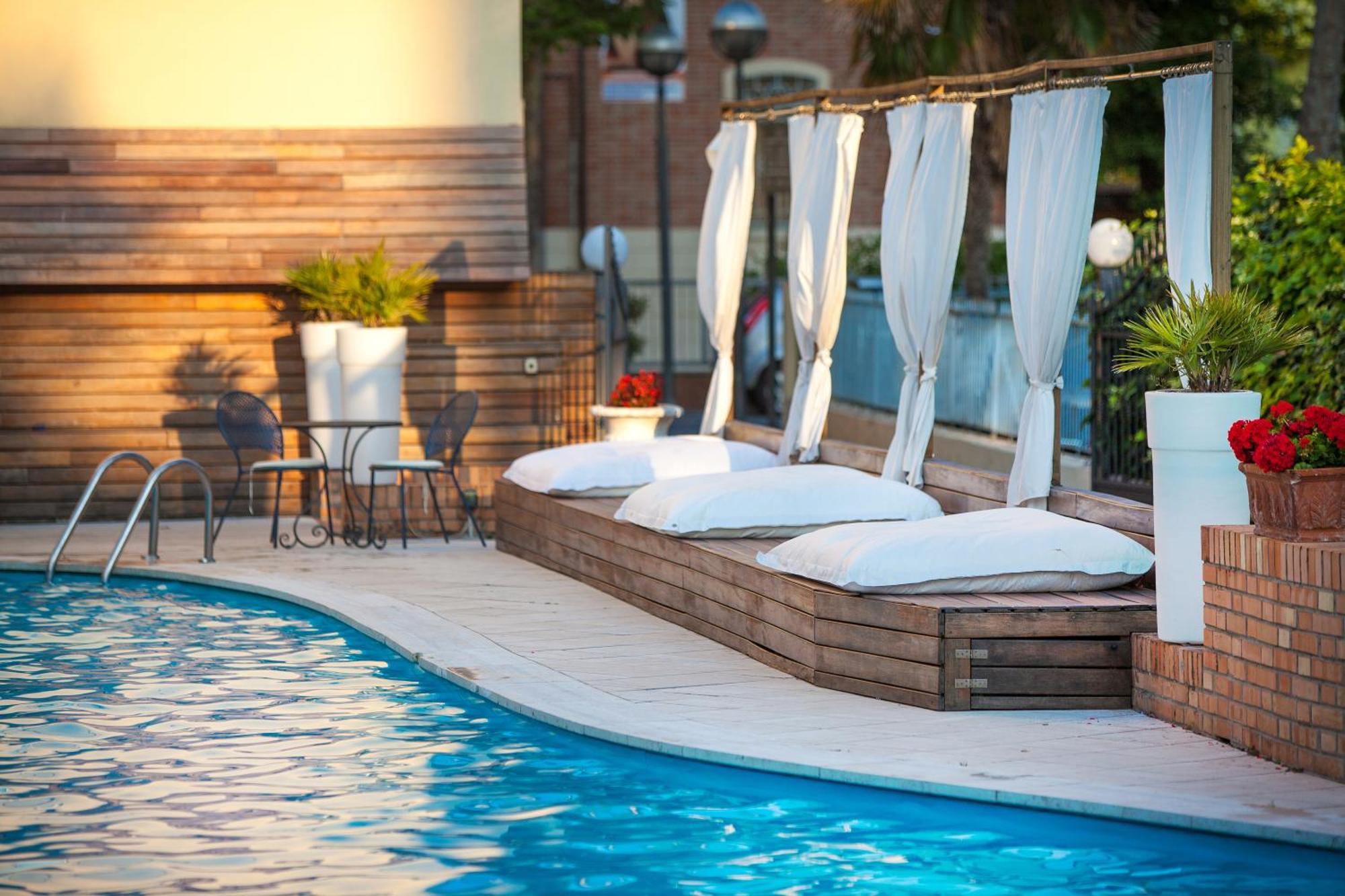 Villa Adriatica Ambienthotels Rimini Bagian luar foto