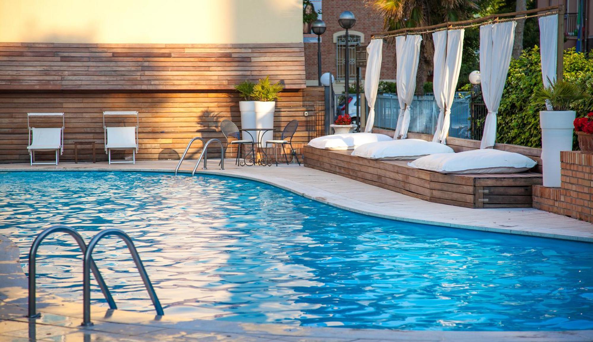Villa Adriatica Ambienthotels Rimini Bagian luar foto