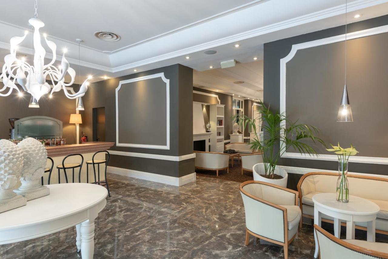 Villa Adriatica Ambienthotels Rimini Bagian luar foto