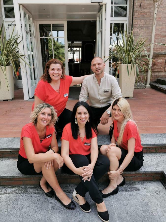 Villa Adriatica Ambienthotels Rimini Bagian luar foto